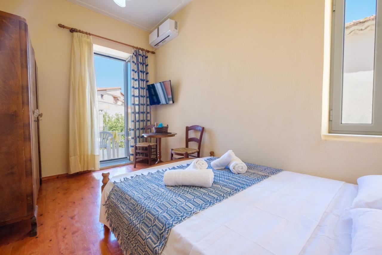 Annetas House Nea Koroni Exterior foto