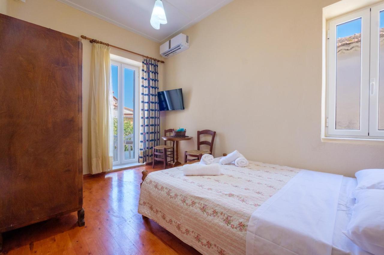 Annetas House Nea Koroni Exterior foto